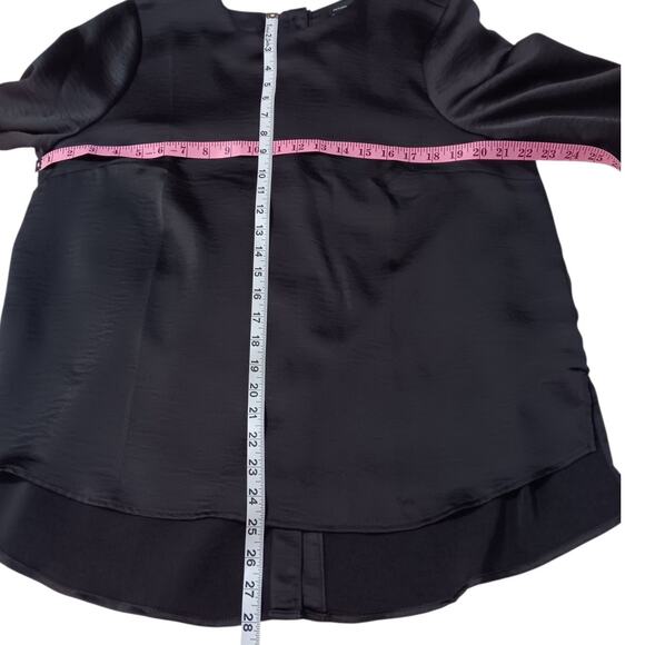 Universal Standard Black Satin Flowy Blouse Top XS=LG/10-12 Button‎ Back Hi Low - Picture 4 of 9